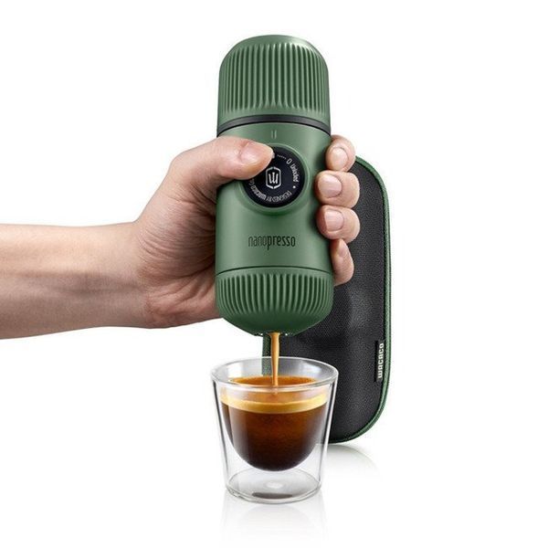 Портативна еспресо-кавоварка Wacaco Nanopresso зелена з чохлом, механічна, для меленої кави WNANOGREEN фото